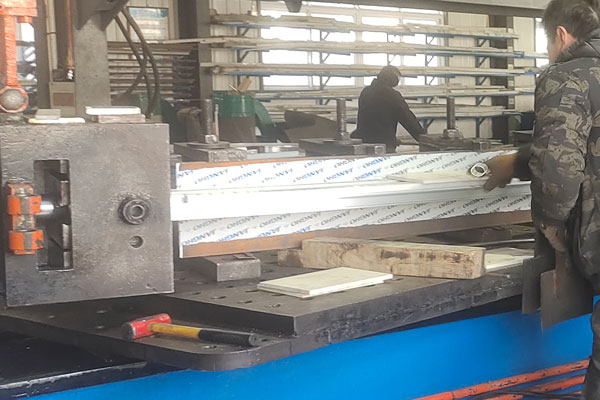 变频器故障诊断与维护指南：常见问题的解决方案与预防措施分析